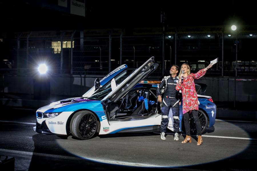  BMW i8 Formula E Safety Car 2019 года  (фото 5 из 17)
